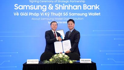 Samsung và ngân hàng Shinhan hợp tác triển khai giải pháp tài chính